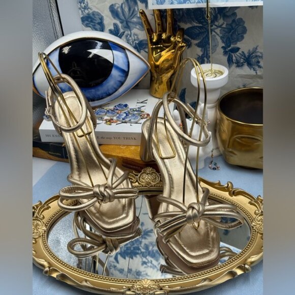 🆕 LOEFFLER RANDALL 🧿 NWOB Mikel Leather Bow Heel Sandal, Gold Leather - Sz 6.5 - Picture 3 of 16